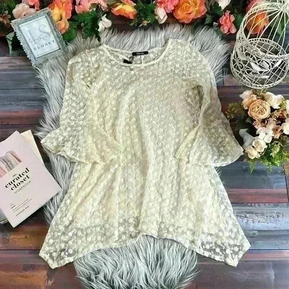 NWT Adorn Floral Lace Ivory Tunic Top S – Romantic Bell Sleeve Boho Blouse - Picture 3 of 9